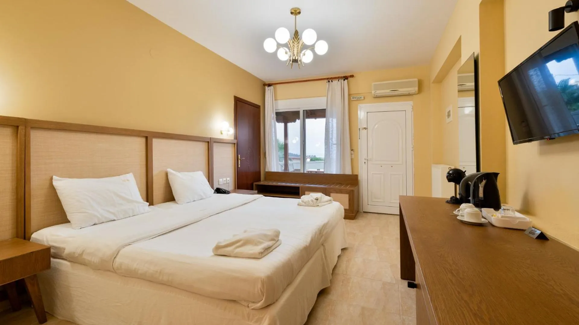 Kelyfos Hotel Neos Marmaras 4*,